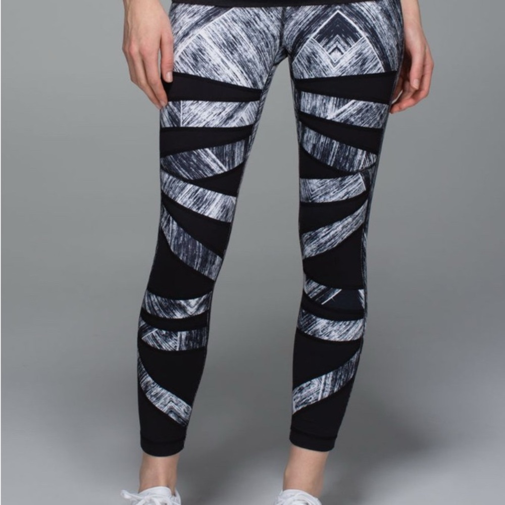 Lululemon High Times Pant legging 
Size 6